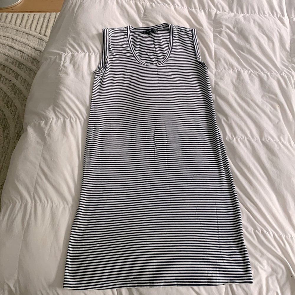 Theory stripes knit midi dress size medium. Very gently used. Smoke free home!